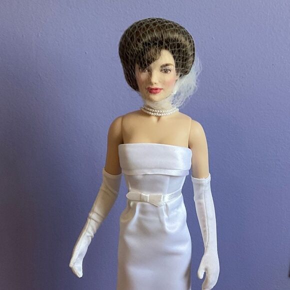 Franklin Mint Jackie Portrait Doll - Picture 1 of 8